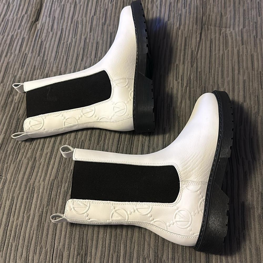 Mario Valentino boots - Picture 4 of 8